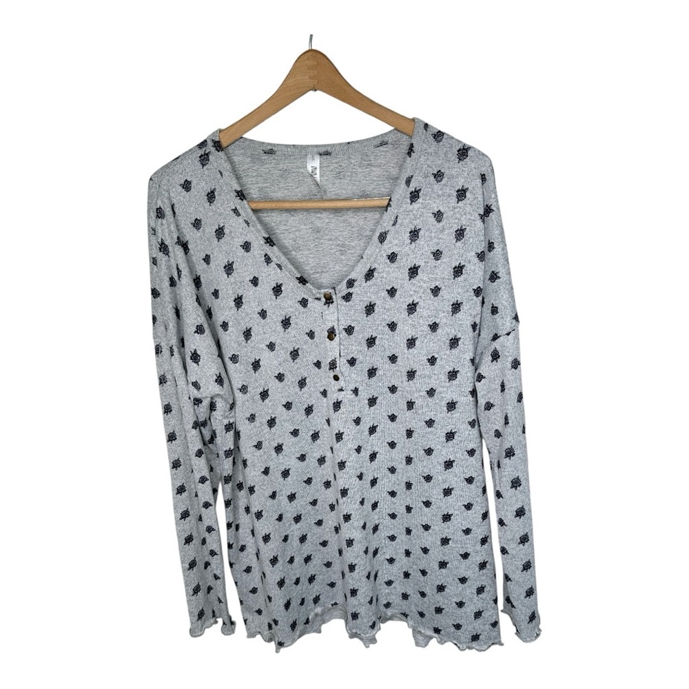 Latched Mama Henley Top Floral Print Size 1X Lettuce Hem Gray Black New